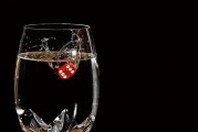茅臺鎮(zhèn)貼牌酒亂象調(diào)查：西鳳不帶酒、汾酒集團≠杏花村