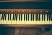 無需付費(fèi)的彈鋼琴游戲——Sparkle Piano，Sparkle Piano，指尖上的古典音樂之旅