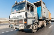 全球熱門，自由卡車游戲體驗(yàn)解析與評測，全球熱門自由卡車游戲體驗(yàn)解析與評測