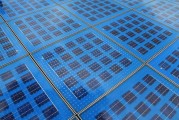 國內首臺，超大尺寸 1.2 米 x 2.4 米鈣鈦礦太陽能電池組件激光刻蝕設備發(fā)布