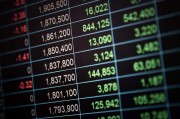 如何在期貨市場中進(jìn)行有效的數(shù)據(jù)分析？