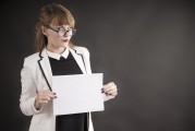 注冊護士如何應對職業(yè)發(fā)展中的挑戰(zhàn)與機遇，護士職業(yè)發(fā)展攻略，挑戰(zhàn)與機遇的應對之道