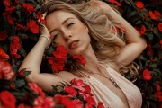 庶女有毒游戲是一款備受矚目的女性角色扮演游戲。在游戲中，玩家將扮演一名庶女，通過(guò)一系列的事件和挑戰(zhàn)來(lái)一步步提升自己的能力和地位。，庶女有毒，女強(qiáng)人的崛起之路