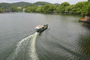 解析夢(mèng)中在河里游泳的深層含義，解析夢(mèng)中在河里游泳的深層含義