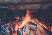 如何讓冰雪經(jīng)濟(jì)這團(tuán)“火”燒得更旺燒得更長(zhǎng)久？