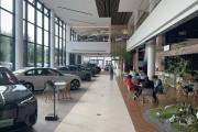 年度回顧與展望｜4000家4S店或?qū)⑼耸?，汽車?jīng)銷商面臨生死關頭