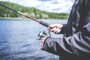 免費釣魚游戲，享受自然樂趣的完美選擇，寧靜水域，免費釣魚游戲，讓你親近大自然的最好方式