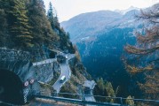 夢中的山路行，夢行山路，追尋心靈之旅