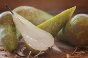 夢(mèng)到吃梨的寓意與解讀，夢(mèng)到吃梨的寓意與解析