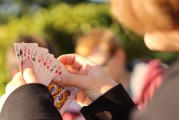 從免費小游戲到付費游戲的轉(zhuǎn)型之路——探索撲克桌上的商業(yè)機會，撲克桌上的商機，免費小游戲與付費游戲的轉(zhuǎn)變歷程