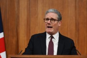 馬克龍稱將討論向歐洲提供“核保護傘”問題，斯塔默：英國反對核武器擴散