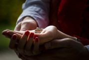 揭秘定制婚戒網(wǎng)站排名，如何挑選心儀的珠寶伴侶，定制婚戒網(wǎng)站大揭秘，挑選珠寶伴侶指南