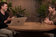 Sam Altman最新訪談：AI將發(fā)現(xiàn)新科學，未來AI伴侶無處不在，人形機器人街頭漫步