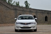 如何評(píng)價(jià)榮威款車？該車在性能和配置上表現(xiàn)如何？