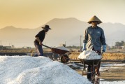 夢到守靈，一場心靈的旅程，夢中的守靈之旅，心靈的覺醒