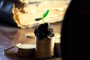 現(xiàn)貨黃金周一高開24美元，最高至3398美元/盎司