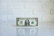 國(guó)際金融協(xié)會(huì)（IIF）：8月新興市場(chǎng)投資組合流入近450億美元，但隱憂已現(xiàn)