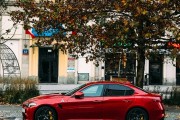 如何緩解坐車時的耳朵疼痛？這些方法在長途旅行中有什么實(shí)際效果？