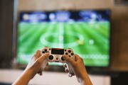 港版PS4并非沒有免費游戲。在港版PS4上，玩家可以選擇付費購買游戲來獲得更多的功能和游戲資源。以下是港版PS4的一些免費游戲供你選擇。，港版PS4用戶下載及免費游戲下載