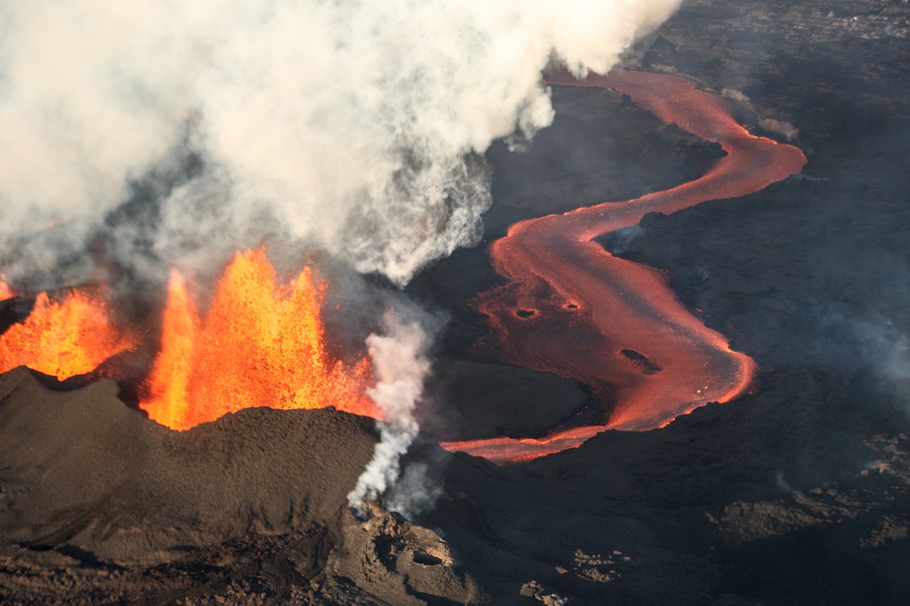 夢(mèng)中驚現(xiàn)火山噴發(fā)