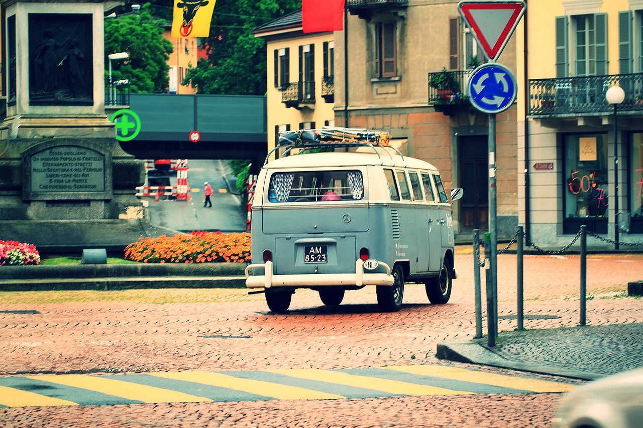 夢(mèng)中的貨車(chē)之旅，夢(mèng)中的貨車(chē)之旅之旅，追尋未知的旅程。