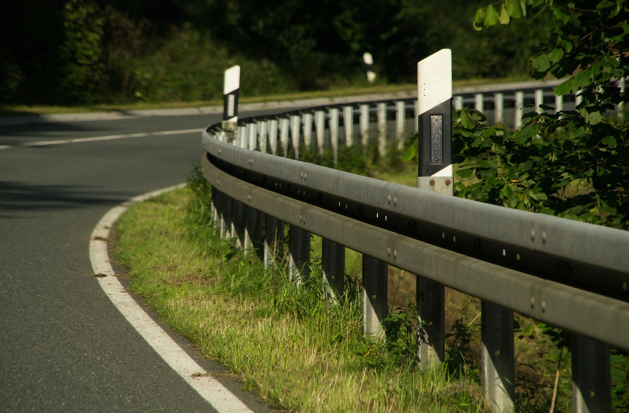 阿聯(lián)酋發(fā)布新交通法規(guī)，強化自動駕駛使用與道路安全