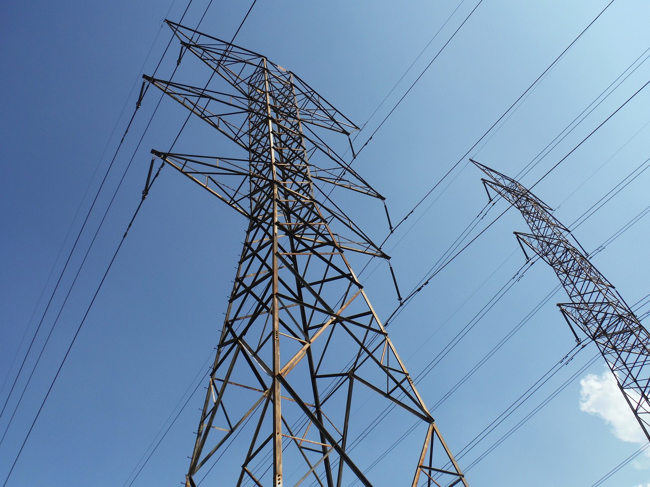 亞太電線電纜盤中異動(dòng) 快速跳水5.16%報(bào)1.47美元