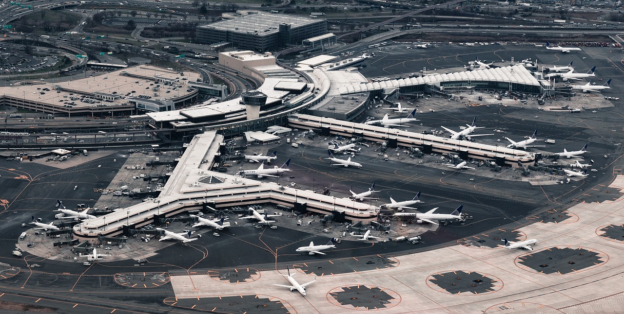 航空股集體反彈 中國國航、南方航空雙雙漲近6%