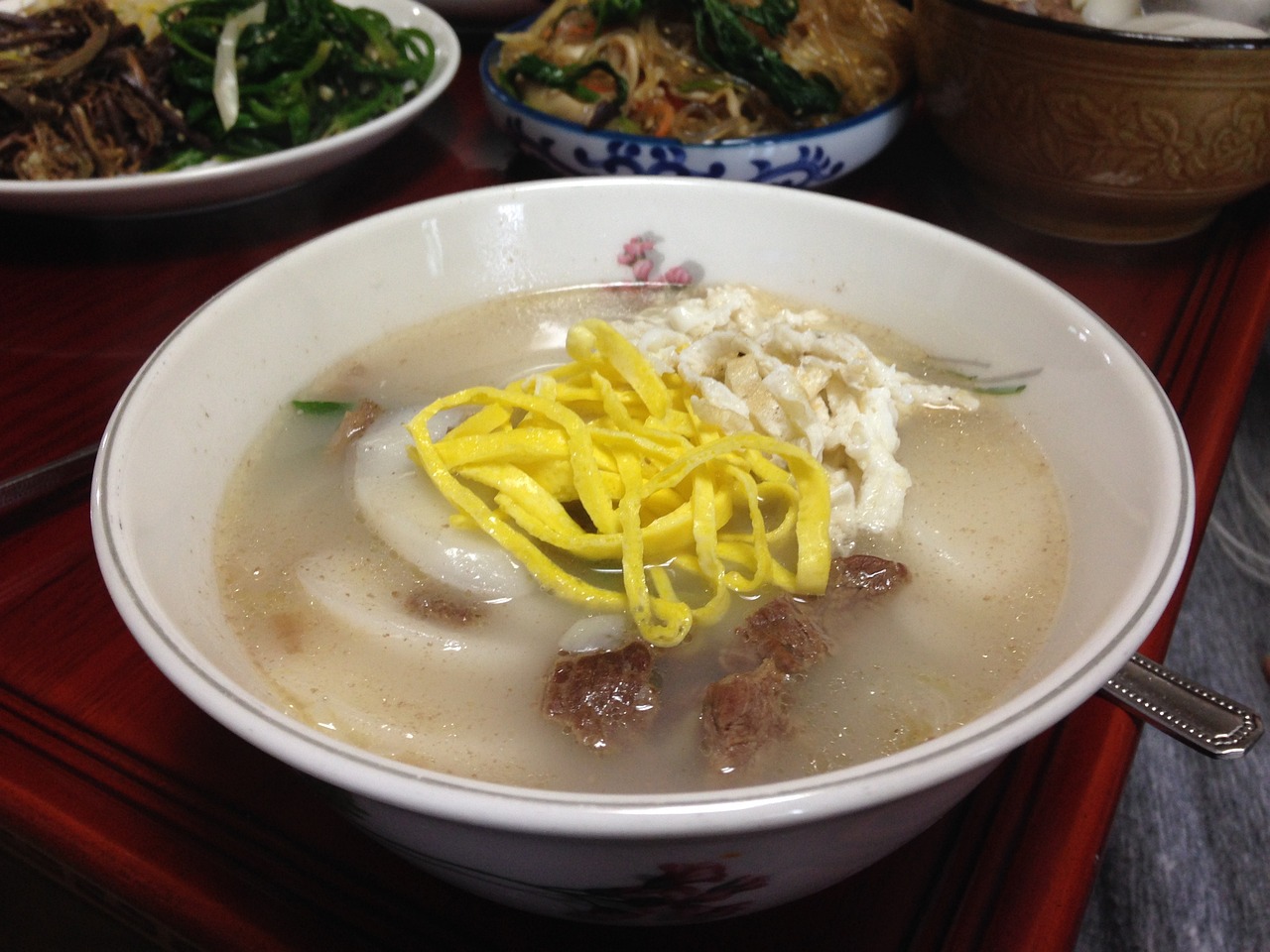 尹錫悅拘留所里過春節(jié)：能看4個電視頻道，初一吃年糕湯