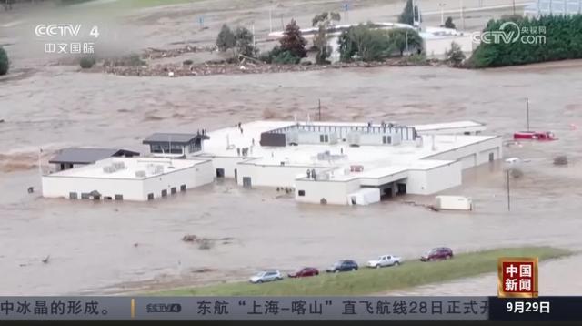 至少90人死亡，仍有240萬用戶斷電，美國損失預計上千億美元！“就像被炸彈炸過”