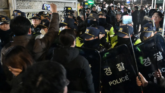 韓國陷入政治混亂，韓國企業(yè)在美國股市震蕩