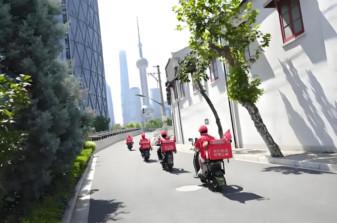 一場(chǎng)“奇襲”背后，京東到底在焦慮什么？