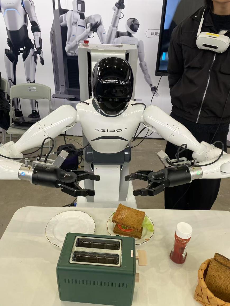 人形機器人哪家強？宇樹、智元、星海圖、開普勒等同臺競技