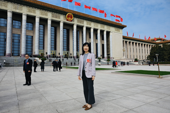 全國(guó)人大代表周燕芳：建議由各地政府牽頭搭建醫(yī)保商保直賠平臺(tái)