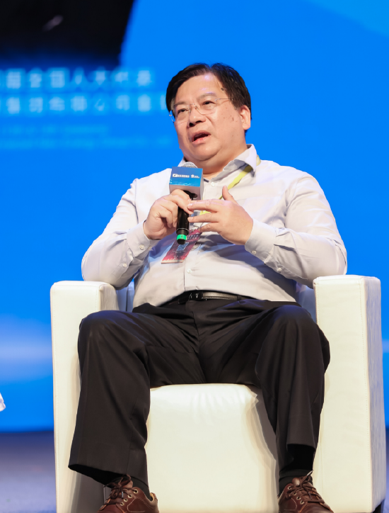 沈坤榮：在發(fā)展智能技術(shù)時，需加強(qiáng)風(fēng)險管控